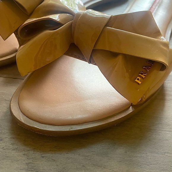 Prada Patent Leather Bowtie Nude Sandals - Picture 4 of 5